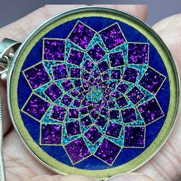 🌺Artisan 2 Sided Sterling Kaleidoscope/Chakra Necklace - Picture 13 of 14